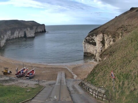 North Landing Webcam – Beautiful Live View of Bridlington Coast