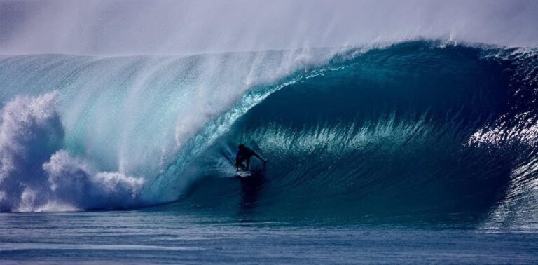 6 Best Hawaii Webcams: Beaches, Surf and Lava